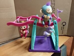 FINGERLINGS MONKEYS GYM PLAYSET  AND SWING ATTCHMENT BY WOW WEE