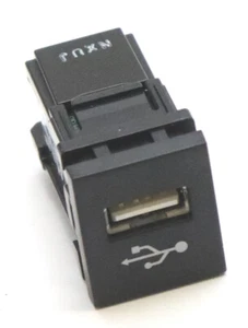Suzuki Across A5Z Hybrid USB Port Slot Buchse Stecker NXUJ - Picture 1 of 3
