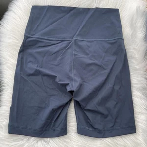 Everlane Perform - Colombo Sri Lanka Blue biker shorts, sz M - Picture 1 of 6