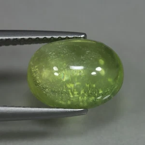 4.28 Cts_Loose Gemstone_100 % Natural Unheated Green Peridot Cabochon_Pakistan - Picture 1 of 3