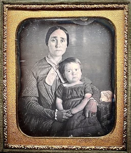 1/6 PLATE 1840's DAGUERREOTYPE - MOM & CHILD ORIGINAL SEALS INSIDE A FULL CASE - Picture 1 of 4
