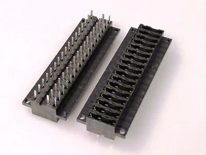 Portafusibles de montaje en panel LittleFuse 04820017ZXP 17 polos 15A para fusibles tipo 481 - Imagen 1 de 1