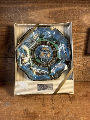 1964-65 NY Worlds Fair Souvenir Glass Tray Never Opened  - Image 1 of 4