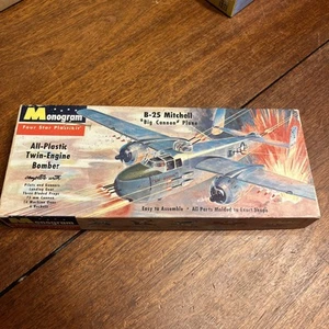 Rare Early Monogram B-25 Mitchell Big Cannon model plane from 1955 original box - Picture 1 of 8