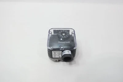 Honeywell C6097A3004 Gas Pressure Switch 1/4in 1-10bar - Image 1 of 4