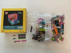 Lego Simpsons Krusty Burger Car y Simpsons sofá - Imagen 1 de 2