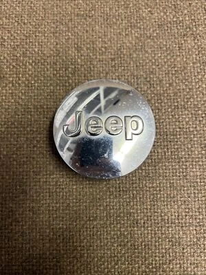 TAPA CENTRAL JEEP 2.5" GRAND CHEROKEE, WRANLER 2008-2020 OEM CROMO 1LB77TRMAC Foto 1 de 2