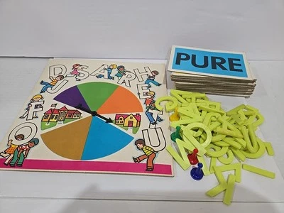 JUEGO ALFABETO SCRABBLE Repuestos 26 TARJETAS DE PALABRAS 46 LETRAS Peones Giratorios Foto 1 de 2