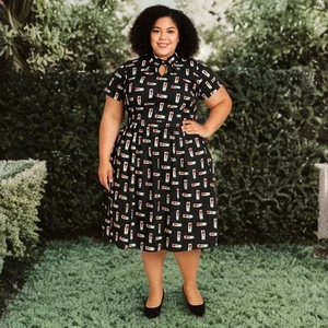 Unique Vintage Fit & Flare Roses Midi Dress Floral Modest Swing Plus 2XL - Picture 1 of 11