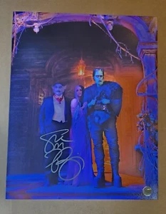 Sheri Moon Zombie Signed Autographed 8x10 photo Adams Family Munsters COA INCLUD - Picture 1 of 2