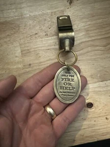 Juego de etiquetas de latón occidental silbato de fuego de hotel lote motel salvaje oeste burdel de metal macizo - Imagen 1 de 21