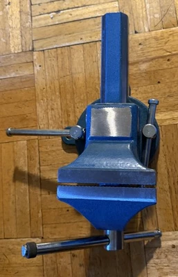 Bessey 4 Inch Drop Forged Bench Vise With Swivel Base - Image 1 of 3