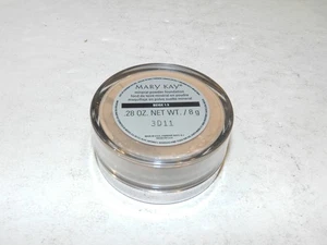 Mary Kay Mineral Powder Foundation  **BEIGE 1.5** 040988 Discontinued NEW - Picture 1 of 1