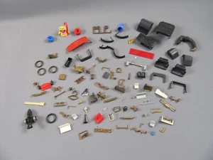 A711 Vintage Clé Lot Capote Pare Choc pare Brise Calandre... Jouet Plastique - Picture 1 of 18