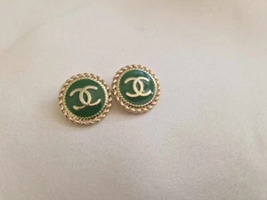 LOT OF TWO CHANEL GREEN BUTTONS 16MM - Picture 1 of 6