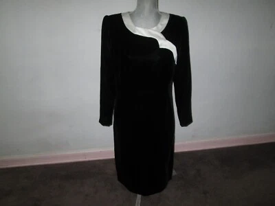Vtg 1980's CAROLINA HERRERA Black Velvet Sheath Dress w/ White Satin Trim ~ 12 - Image 1 of 4