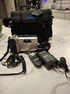 Sharp Viewcam VL-AH160 Hi-8 Camcorder 8mm Video Camera Video8 Needs Battery - Picture 1 of 5