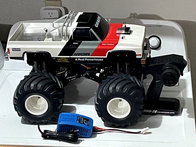 Tamiya 1:10 RC Clod Buster 4WD 4WS RTR Shelf Queen Monster Truck - Image 1 of 4