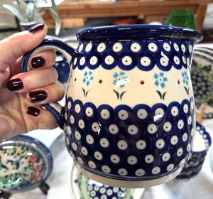 Jarra de Leche o Jugo Redonda de 1 qt de Cerámica Polaca de 5.5" de alto x 7" de ancho con asa - Imagen 1 de 2