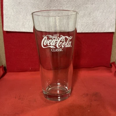 Coca-Cola de colección transparente alta 20 oz. Vidrio con logo blanco. Foto 1 de 4