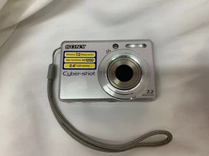 Sony DSC-730 7.2MP Digital Camera In Silver. Read Description. - Picture 1 of 9