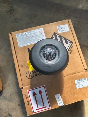 GL7-15 - 2012-2019 VOLKSWAGEN BEETLE BAG 5C5-880-201-AE-81U - Изображение 1 из 2