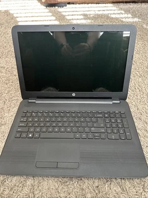 Ноутбук HP 15-BA009DX 15,6 дюйма (500 ГБ, AMD A6 четырехъядерный, 2,00 ГГц, 4 ГБ) ноутбук - Изображение 1 из 4