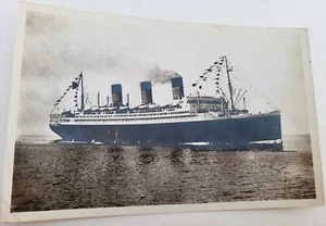 VINTAGE 1930s RPPC FRENCH LINE OCEAN LINER PAQUEBOAT ILE DE FRANCE PENNANTS - Picture 1 of 2