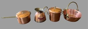 Ollas de utensilios de cocina miniatura vintage de cobre y latón hechas en Inglaterra - Imagen 1 de 8