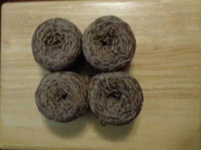 4 bolas de hilo de chenilla/terciopelo marrón sin etiqueta Foto 1 de 3