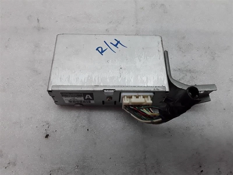 88240-07010 CRUISE CONTROL MODULE 1997 AVALON W2-7P Foto 1 de 4
