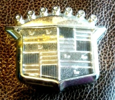 ++ 1998 2000 2001 Cadillac Seville Catera Grill Emblem Measures 2 5/8" - Plastic - Image 1 of 3