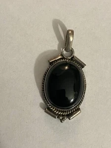 Vintage 925 Sterling Silver Black Onyx Pendant ๐ - Picture 1 of 4
