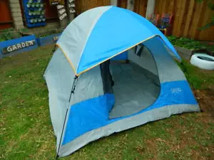 Tenda escursionistica WENZEL 3 persone cupola 7' x 7' con parapioggia configurazione EZ - Foto 1 di 8