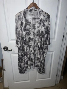 Abercrombie & Fitch Women’s Gray And White Floral cardigan One Size - Picture 1 of 5