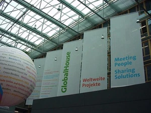 Deckenabhänger - Banner - Deckenwerbung - Werbefahne in vielen Varianten - Bild 1 von 1