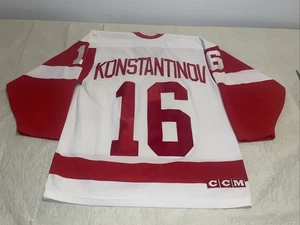 Camiseta Vladimir Konstantinov Ccm Detroit Red Wings Hombres Mediana De Colección Usada en Excelente Condición Micrófono Cosida - Imagen 1 de 8