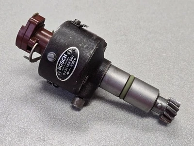 VERY NICE USED ORIGINAL GENUINE PORSCHE 911 SWB BOSCH JFDR6 IGNITION DISTRIBUTOR - Image 1 of 4