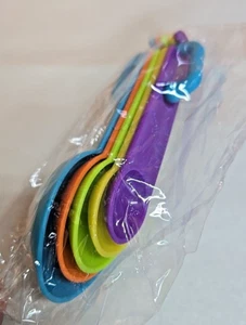 Set of (5) Plastic Measuring Spoons; NIB - Picture 1 of 4