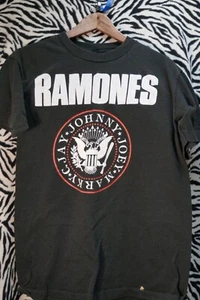 Vintage RAMONES T Shirt Size L Johnny Joey Marky C. Jay - Picture 1 of 2