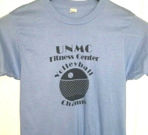 T-shirt vintage UNIVERSITY OF NEBRASKA VOLLEYBALL CHAMPS rara USA Cornhuskers ULN - Foto 1 di 4