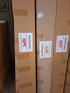 NEW APC AR7552 NetShelter SX 45U Vertical PDU Mount and Cable Organizer - - Picture 1 of 2
