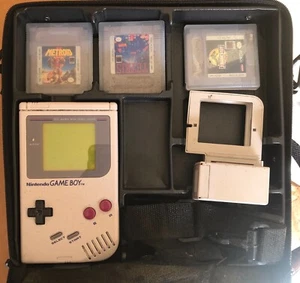 Nintendo Game Boy Launch Edition Handheld-System mit Etui und 3 Spielen - Bild 1 von 1