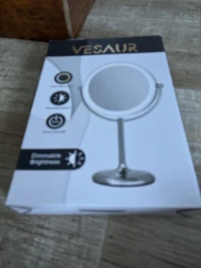 Vesaur LED Vanity Mirror - Picture 1 of 5