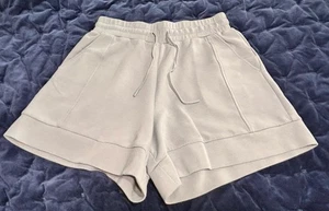 Varley Atrium hellblaue Damenshorts Größe Medium - Bild 1 von 10