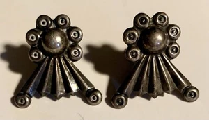 Silber Schraub Ohrringe Blumenfächer unbeschriftet Vintage - Bild 1 von 15