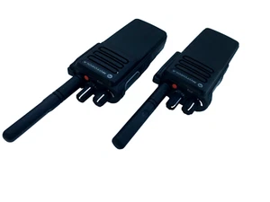 MOTOROLA DP4400e UHF CYFROWE RADIOTELEFONY DWUKIERUNKOWE WALKIE TALKIE BEZPIECZEŃSTWO: BUDOWA - Zdjęcie 1 z 9