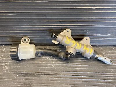 Yamaha YZF R6R 2014, cilindro maestro de freno trasero OEM #123022 Foto 1 de 4