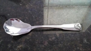 TUDOR SHELL SUGAR SPOON BY ONEIDA DELUXE - Picture 1 of 5