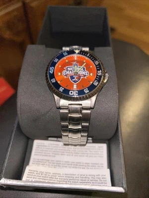 Reloj deportivo anocromo para hombre Auburn Tigers 2010 Campeonato Nacional de Fútbol Foto 1 de 4